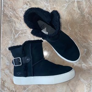 Ugg Aika Suede Black Warm sneaker